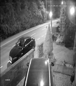 "Hi pal wondering if you can help I had one of my sales cars stolen Friday night Saturday morning could you please share I got the car back but unfortunately badly damaged I can send you pictures and videos of the person they are not the best but someone might recognise the little cheers for any help you can give" Lumphinnans | Fife jammer locations