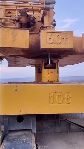 Lift & Mount! Crane Adds 10-Ton Counterweight Itself