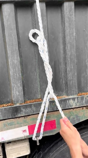 I Learned Trucker’s Hitch From An Experienced Truck Driver…!