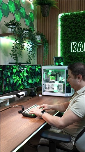 Mehmet UZUN on Instagram: "🔥 ASMR. Her tuşta ayrı bir huzur 🎶 Klavye : Rampage Zenith Pro . @rampageturkiye ##işbirliği • Hot Swap Teknolojisi • 8000 Hz Polling Rate Desteği • Rapid Trigger Teknolojisi • 5 Katmanlı Gasget Teknolojisi • DKS (Dynamic Keystroke) SOCD Teknolojisi • Hall Effect Gateron Magnetic KS20-U Dual Rail Manyetik Anahtar • RGB Aydınlatma • PBT, Double Shot + Dye-Sub Pudding Tuş Takımı • 8000 Hz Coiled Cable ve RGB Keycap Anahtarlık Hediye #gaming #game #deskgoals #pcsetup #g