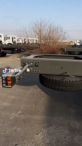 Save big with a liftable pusher axle!! Do you like it? #HOWO #truck #tractor #trucksforsale #chinatruck