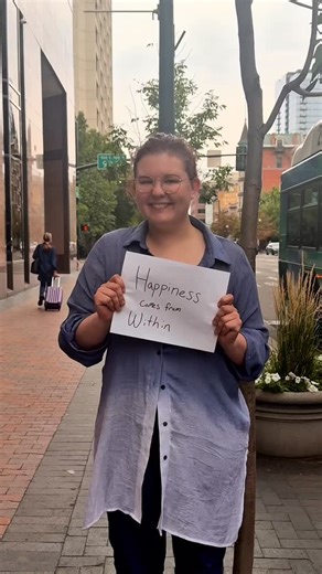 They say happiness comes from within… and we found it within the bus 🚌😉 Ready to ride VRT? 👉🏼 Plan your trip at ridevrt.org 👉🏼 Pay with the Umo app or cash & coin 👉🏼 Sit back, relax and let us do the driving #RideVRT #ValleyRegionalTransit #TreasureValley | Valley Regional Transit