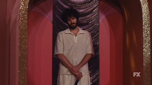 Dicky Does America. Watch the OFFICIAL TRAILER for FX's DAVE FXX, returning April 5. | Hulu