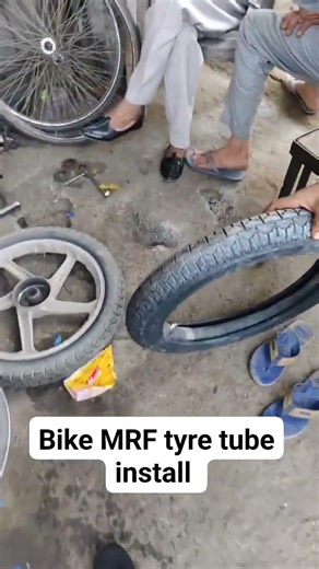 bike new MRF tyre tube install #repairshop #tyreshop #tyres #tube #tubelesstyres#biketools#bikelover
