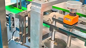 自动化折盒机通常比人工快，生产效率也会翻倍提高，减轻包装流程，24小时连轴转#机械设备#设备生产厂家#自动包装机#装盒机