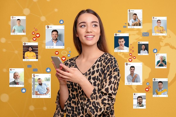 This is the best time to browse on dating apps — down to the exact hour