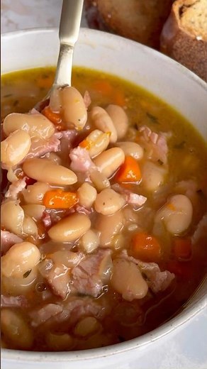 Instant Pot Ham & Bean Soup #instantpot #souprecipe #ham