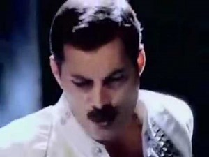 カップヌードル CM フレディー･マーキュリー