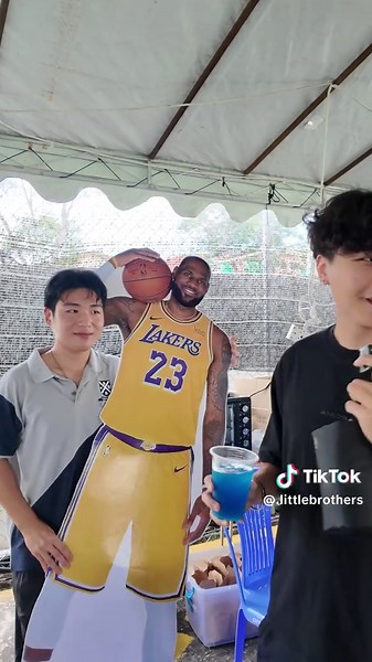 @LeBron James collab? 🙏🏻