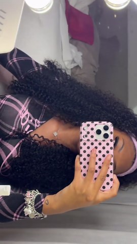 Soft glam curly hair routine for a beautiful everyday look