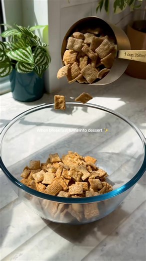 CINNAMON CRUNCH MILK BARS 🥛✨ We're talking Cinnamon Crunch cereal mixed with almond butter and honey and slathered in a cinnamon yoghurt glaze. HELL YES. Full recipe’s in our bio 👀 #cinnamoncrunch #cerealbars #easyrecipes | Twisted Explore