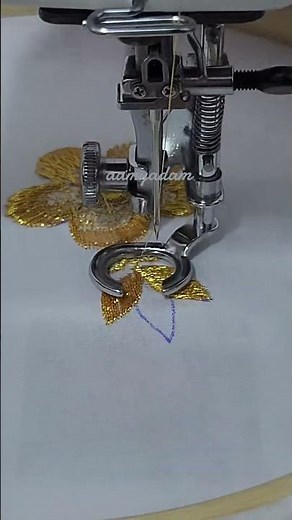 Simple pattern using gold metallic thread . #normalsewingmachine #embroidery #gold thread #bordado