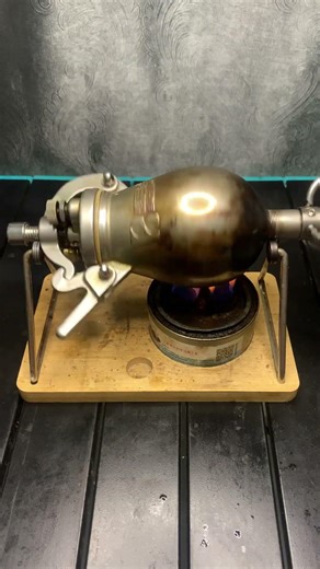 Roasting a Whole Garlic in a Vintage Popcorn Cannon! 🧄💥