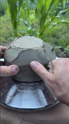 Wild Clay Kurinuki | Creating the Foot Ring by Hand