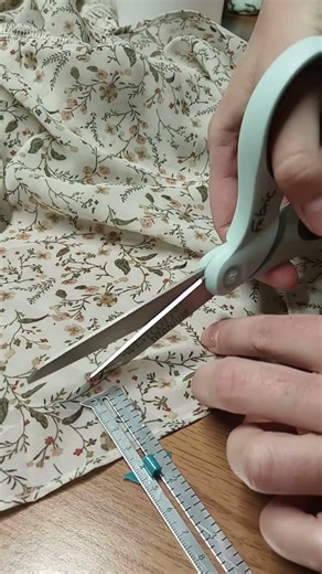 Hemming a chiffon dress #sewing #sewingtips #ussewtips #sew #sewinghacks #sewhappy #sewingtutorial