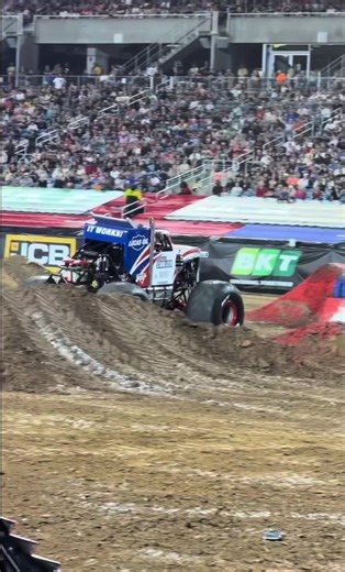Cynthia Gauthier getting a incredible save to start off the season in Orlando!! Credit 👉 Monster Jam . #monsterjam #monstertruck #monsterjam2026 #fyp #lucasoil . 👉 Make sure to follow for more monster truck content on Instagram, Facebook, TikTok, and YouTube 👈