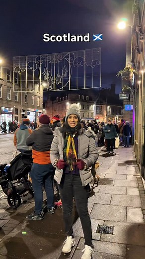 Christmas 🎅 Parade in Aberdeen , Scotland 🏴󠁧󠁢󠁳󠁣󠁴󠁿 🤩🤩 #tamilponnuinscotland #vlogger #vlog #scotland #uktamil #blogger #explorer #scotlandexplore #christmas #christmasparade | Papitha Tamilponnu InScotland