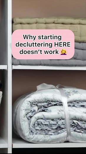 5 Things to Declutter TODAY 👇✅ Expired food✅ Old magazines✅ Broken hangers✅ Socks w/no pair✅ Burnt out candles w/no lids💕✅If you are committed to a clutter free 2024, join our FREE Live workshop where I will teach you how to Create your Decluttering Plan, your roadmap to successfully purging your home. #declutter #decluttering #CleanHome #cleanhomehappyhome #cleanhomecleanmind #cleanandlean #clutterfree #clutterfreeliving #clutterfreewithkids #MomLifeBeLike #begoodtoyourselfbymargo #cleankitch