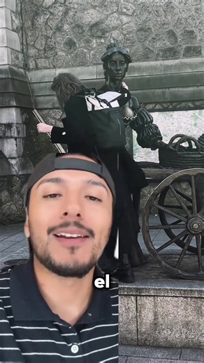 La estatua de Víctor Noir y Molly Malone