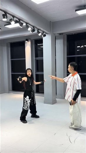 Final check at the end of the lesson #khanhchi #dance
