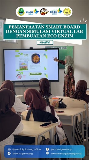 SMAN 1 CIGALONTANG on Instagram: "🌱 Inovasi Pembelajaran di SMAN 1 Cigalontang 🌱 Pemanfaatan Smartboard dalam pembelajaran kini makin seru dan interaktif! Melalui simulasi Virtual Lab pembuatan Eco Enzim, murid dapat memahami proses pembuatan eco enzim secara visual, aman, dan menyenangkan 💻🧪 Dengan teknologi ini, murid tidak hanya belajar teori, tetapi juga mengeksplorasi tahapan fermentasi, komposisi bahan, hingga manfaat eco enzim bagi lingkungan 🌍✨ Pembelajaran jadi lebih kontekstual, k
