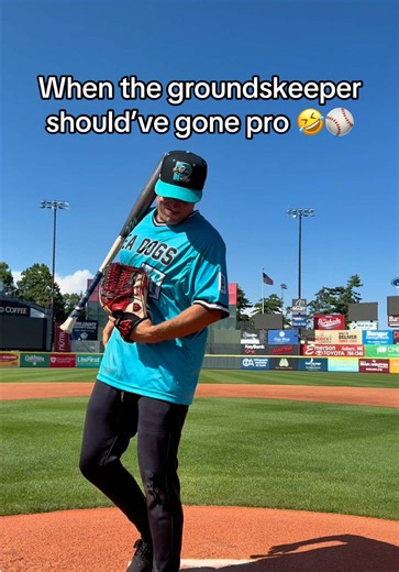 Groundskeeper was the chosen one🤣🔥 #baseball #baseballboys #baseballlife #baseballplayer #fyp