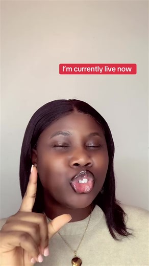 Queen_of_tiktok (@queen_of_tiktok502)’s video of im live right now