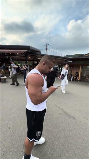 Hello samurai, welcome to Oshino Hakkai, where the water is the purest and clearest in the world.