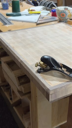 Trevor Ashe on Instagram: "Hand-cut chamfers. I gave this customer several options for the edge profile on the boards that he ordered (round over, square edges slightly softened, or chamfers). I’m really glad he chose this option. In order to prevent blowing out the wood fibers on the backside of these cuts, make sure to chamfer the far corner down to your layout lines before going after the rest of the edge. A freshly sharpened @veritas_tools pocket plane makes quick work of this end-grain. #ha