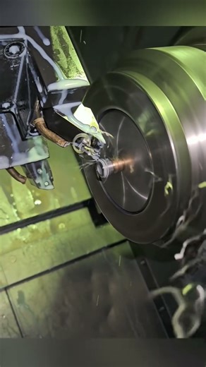 The process of screw CNC machining #cnc #machining