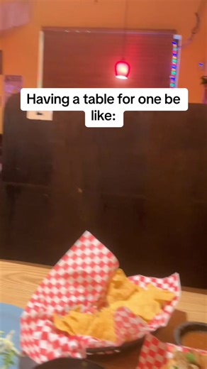 Enjoying the band as I sit across from imaginary bae 🤭 #embraceyoursingleness #alonebutnotlonely #tableforone #noimstillnotmarried #stillunwedded #enjoyingthejourney #singleseason #onescompany #blacksingles #fy