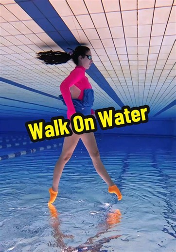 Underwater Dance to Eminem and Beyoncé's 'Walk on Water'
