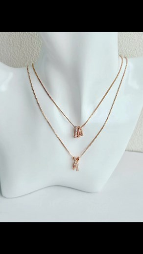 Bst Hyperbola của Swar.ovski toát lên vẻ thanh lịch vượt thời gian, tinh tế theo phong cách hiện đại của xu hướng xoắn ốc. Kết hợp dây chuyền, vòng tay hay nhẫn trong cùng bst để tăng thêm phần thanh lịch và sang trọng các chị nhé!!! Nhà em sẵn rất nhiều mẫu trong bst Hyperbola để các chị thoải mái mix match nha ạ ❤️❤️❤️—— 👑Ig:pandorderbytn 🐷Base in HCM/HN 🎀CAM KẾT CHÍNH HÃNG 💕Link group: ORDER HÀNG XINH GIÁ SALE #trend #pandora #swarovski #apm #jellycat