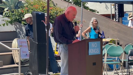 Ancient former M*A*S*H star Mike Farrell ranting incoherent blather at a No Kings protest. These people sole purpose in life is to hate Trump.