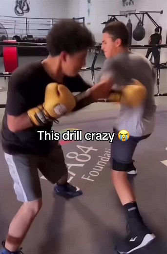 10 reps of liver punches for 6 sets 😭🙏 (via @P-TownBoxingAcademy) #boxer #boxing