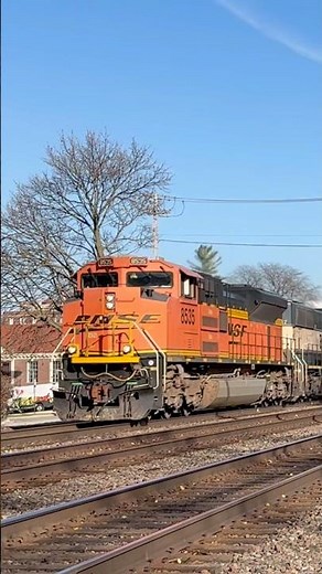 BNSF SD70ACe with a SD70MAC on a westbound coal train through Hinsdale (11.15.25.)
