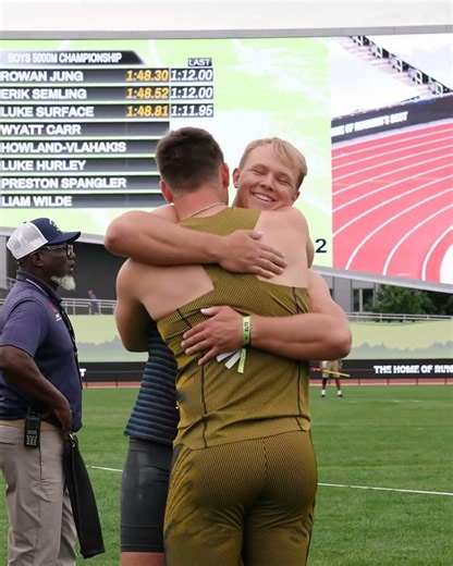 Over 200 feet & on top 😤🥇 Simon Rosselli launched the #discus 62.67m to claim the U20 men’s title