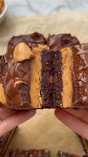 Small Batch MOLTEN ‘Brown Butter’ Vegan Peanut Butter Brownies!! All baked and topped with more molten peanut butter cups! Comment "Peanut Butter Brownies," and I'll DM you the recipe. Or head to my site and search for the full recipe! | The Banana Diaries