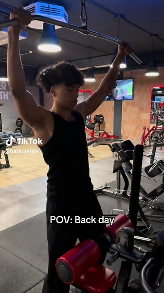 Day6 - @MOMENTUS Apparel @Hussein #gymtok #gymrelatable #backday #halawafits