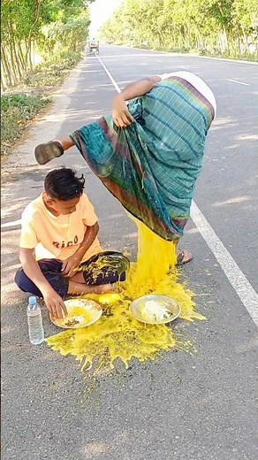 We are eating new rice on the street and then