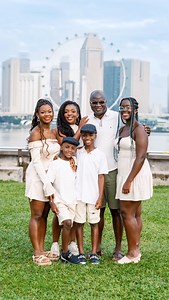 Outdoor family photo ideas #Singaporephotographer #photographer #singapore #howtopose | Dirk Paule Bonaobra