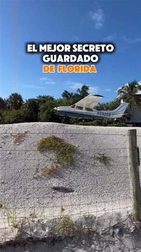 Paola Ortiz - Planes y Rutas🗺️ on Instagram: "El Caribe sin salir de Florida ⛴️ Cómo llegar???⬇️ Ferry desde Pineland Marina (13921 Waterfront Dr, Bokeelia, FL 33922) con Island Girl Charters. ⏳ Duración del viaje: unos 20–30 minutos cruzando la bahia de Pine Island Sound. 💵 Precio ferry: desde $45–54 ida y vuelta por adulto mas detalles en su pagina web🔗 🌴 Qué te espera en North Captiva Island? Playas paradisíacas, delfines, tranquilidad absoluta, casas increíbles... una escapada ideal para