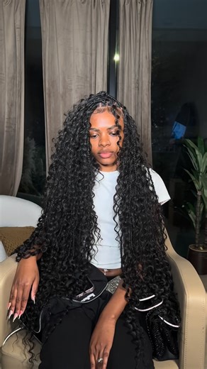 Ja’Kala La’Sha 💗 on Instagram: "Sooo girlalala🎀🫧🤍 Yall I am so in love with this install !! Style : 30 ‘ boho locs +xtra curls(blend) February is fullly booked ! Thank you guys !! 🤍🫶🏾 @styledbylasha @styledbylasha @styledbylasha"