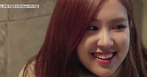 Rosé (Black Pink) ăn đồ Việt Nam ngon đến chảy cả nước mắt