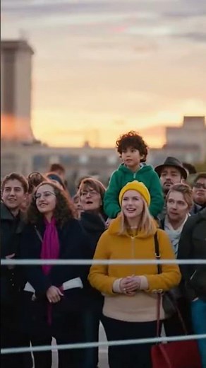 grandmother boxing on a busy Parisian street #funny #boxing #paris #viral