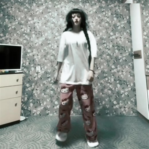 Shuffle or jumpstyle? | shuffle