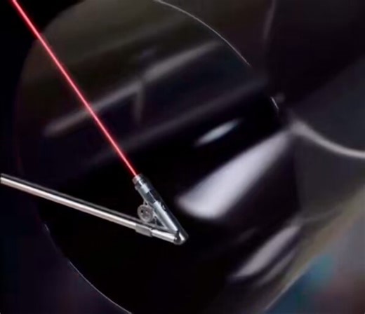 A laser bouncing in spinning mirrors creates chaos and teaches scientists how to improve navigation, secure communications, and study the universe.