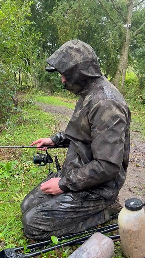 LOW PRESSURE ISN’T CARPY! 🌬️ Do you rate super-low pressure conditions? With the air pressure plummeting and the skies full of rain, Henry isn’t feeling confident of a day-ticket bite! Catch the latest County Lines to see how he got on as Storm Babet rolled on through. 🤔 What to expect from this film? _______________________________ ⏰ 40-min film 🚐 Mega Carpy Road Trip! 🧭 Henry Lennon heads Southwest! 🎣 Action-Packed, Day-Ticket Film ℹ️ Learn to Tackle Canals! 🧙‍♂️Henry Lennon 🎬 County Li
