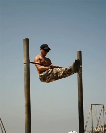 Warren James on Instagram: "Calisthenics Endurance Training Adding combinations into your reps is a great way to test your muscular endurance in calisthenics. These are 2 exercises combined in one built to strengthen every aspect of your body. 1️⃣ Muscle Up - Front Lever 2️⃣ Shuttle Dips 3️⃣ L Sit - Pull Up 4️⃣ Dip - Full Planche"