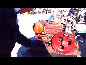 どんなエンジンでも治して動かしちゃう山梨発動機士さん 日鋼ムサシ石油発動機CM1形 両輪フライホイール 山梨発動機運転会2020